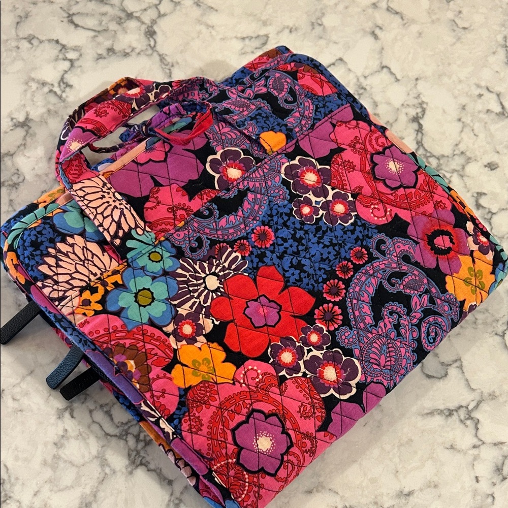 Vera Bradley Hanging Travel Organizer, vibrant floral pattern "Floral Fiesta”